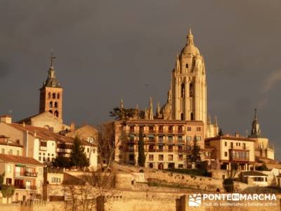 Destilería DYC y Ciudad de Segovia; viaje vip; senderismo exclusivo